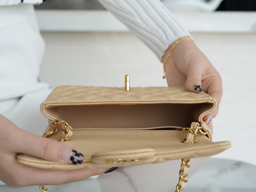 𝐂𝐇𝐀𝐍𝐄𝐋 Classic Flap Italian Channel Custom Calfskin Classic Mouth Flap Bag Large 𝒎𝒊𝒏𝒊🔆 Apricot