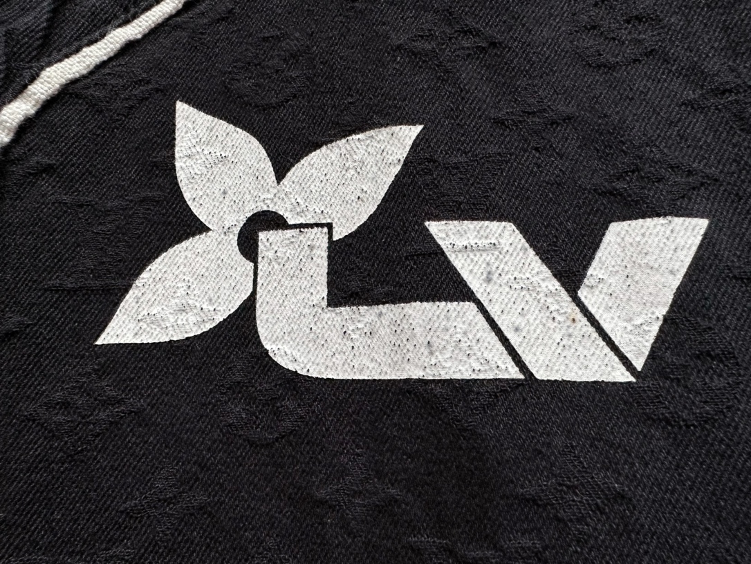 Louis Vuitton...New full flower black denim short-sleeved baseball uniform