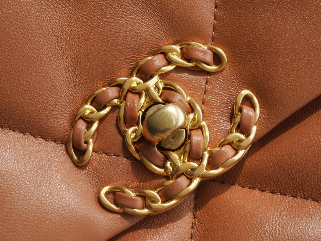 𝗖𝗛𝗔𝗡𝗘𝗟 ❶❾ 𝗕𝗔𝗚 Original lambskin series ❥ Genuine leather ❥ Small ❥ Caramel ʚ 🧸ྀི ɞ✩‧₊˚