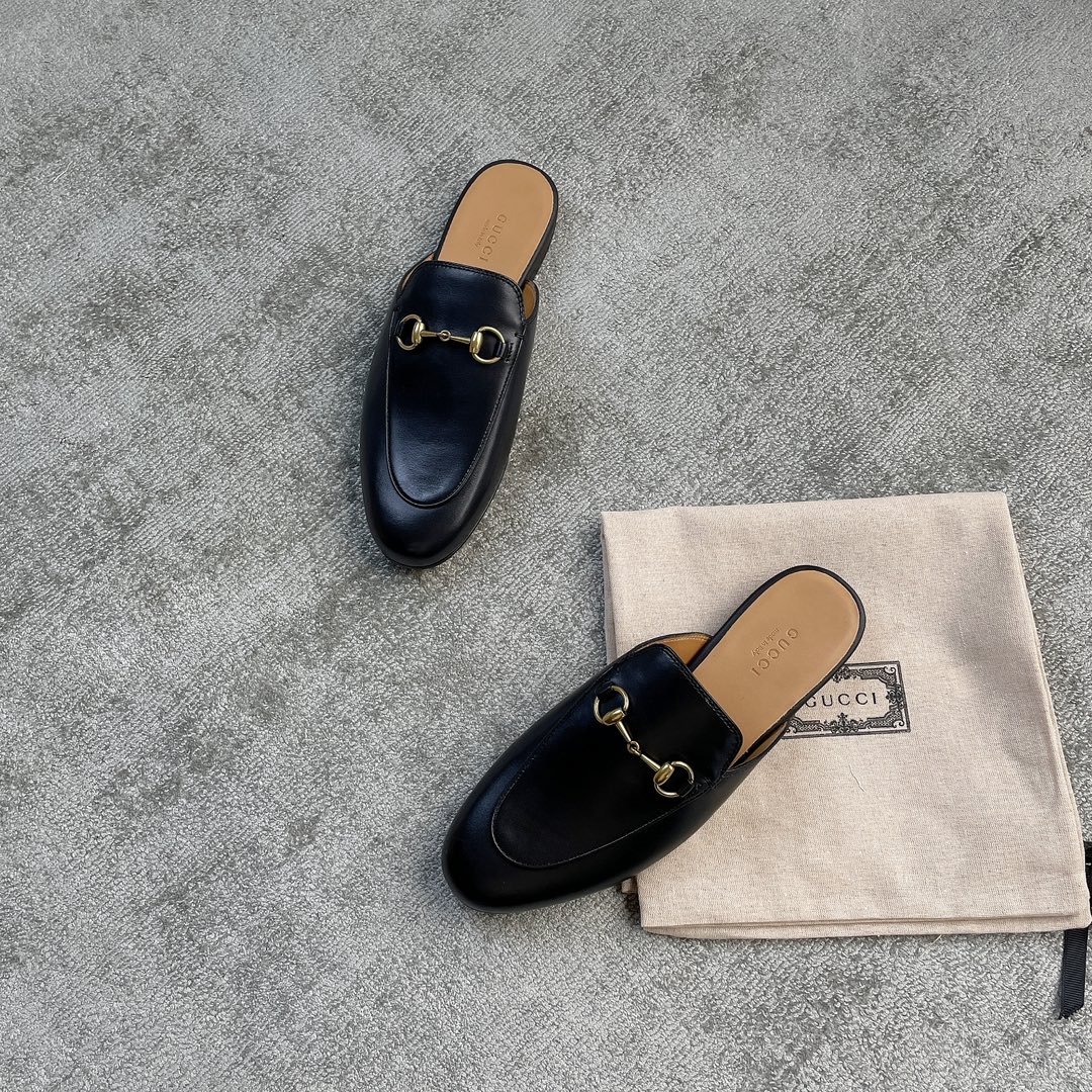 Gucci Super classic style Black calfskin horsebit slippers