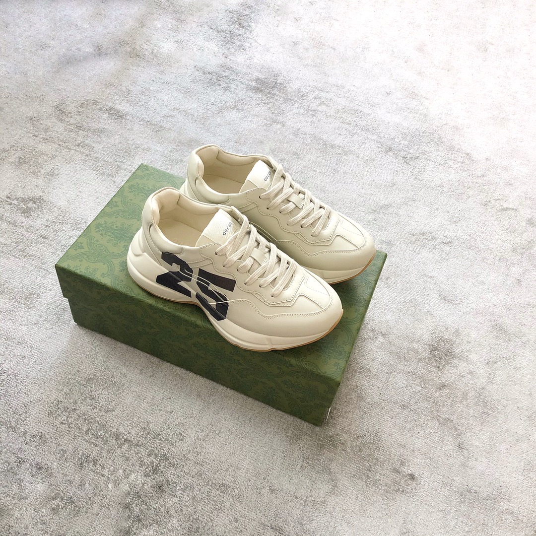 Gucci Pops This collection has a lot of flora and fauna elements Original material