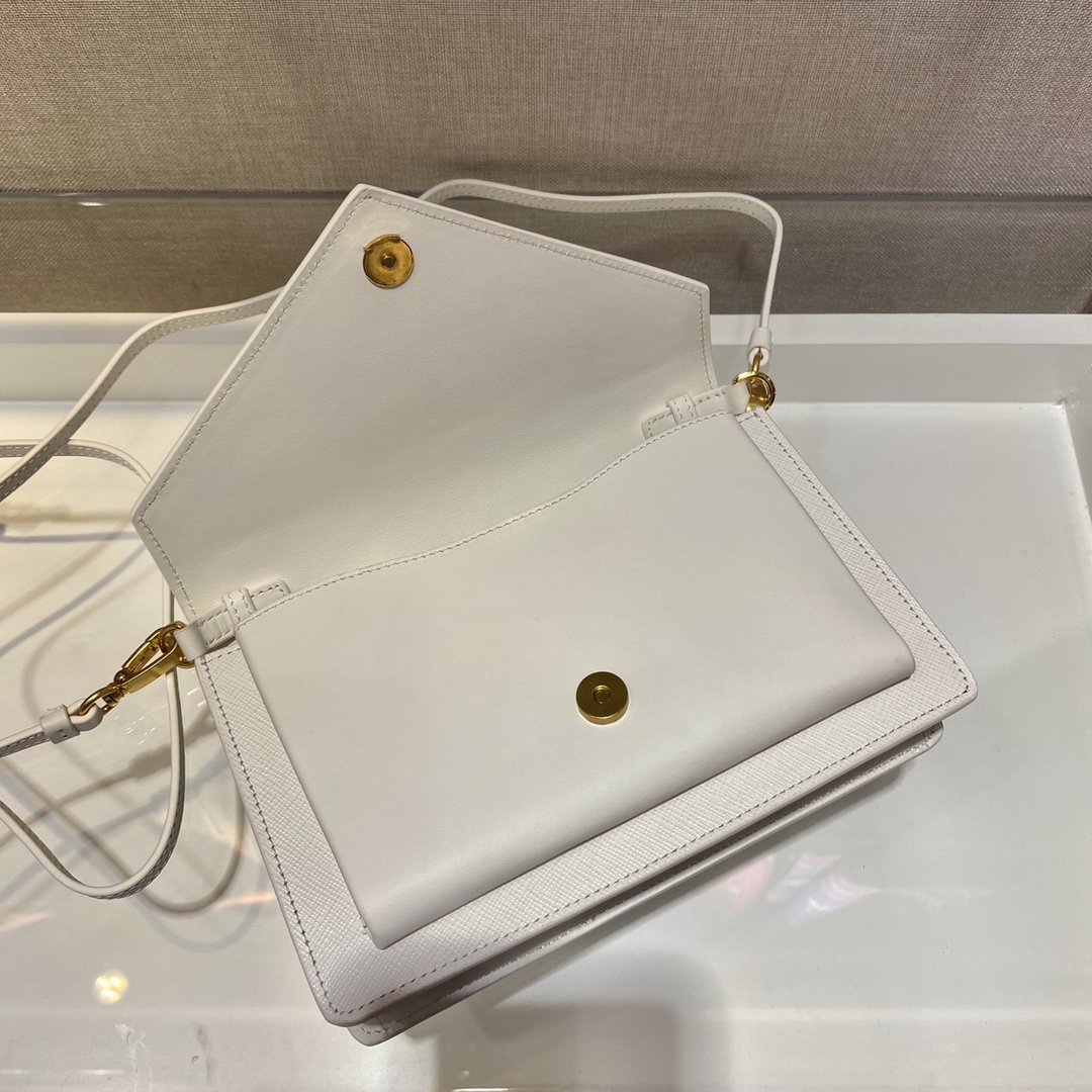 𝐏𝐑𝐀𝐃𝐀 Crossbody bag 1BP020