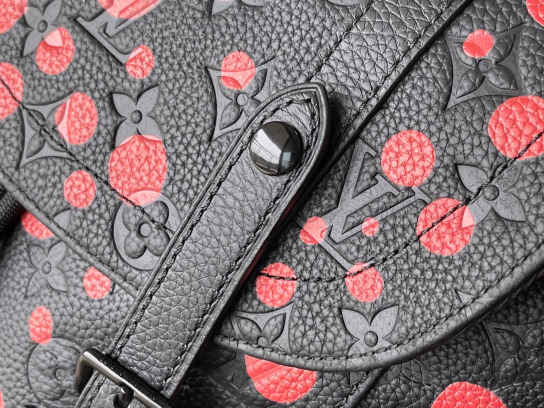 𝐋𝐎𝐔𝐈𝐒 𝐕𝐔𝐈𝐓𝐓𝐎𝐍   M21978