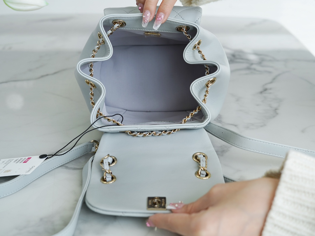 𝗖𝗛𝗔𝗘𝗡𝗟✦Italy 🇮🇹 original lambskin🐑 𝟮𝟮𝗔New 𝐃𝐮𝐦𝐚 shoulder bag sheepskin light blue➿