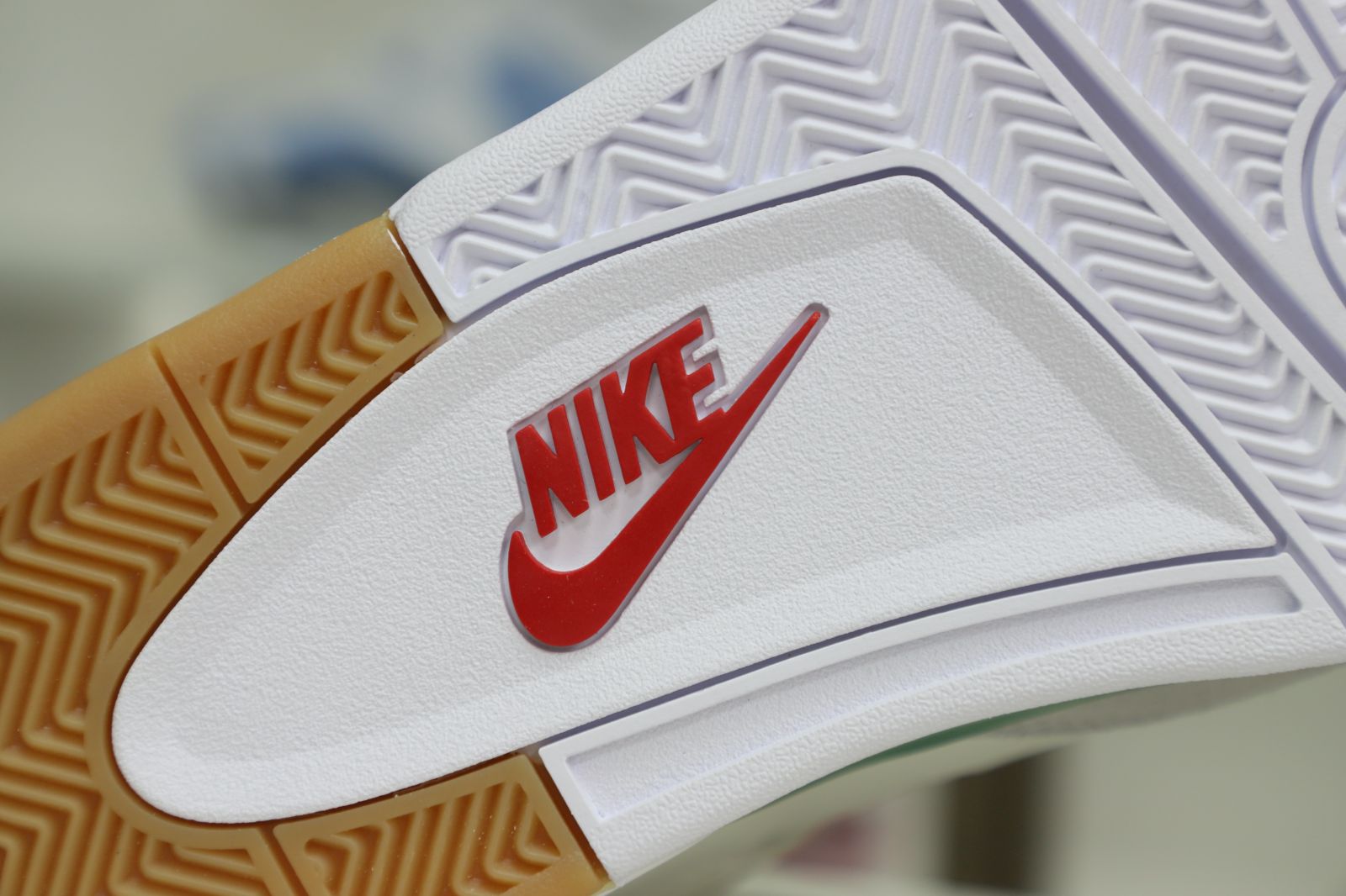 NIKE SB X AIR JORDAN 4 RETRO PINE GREEN