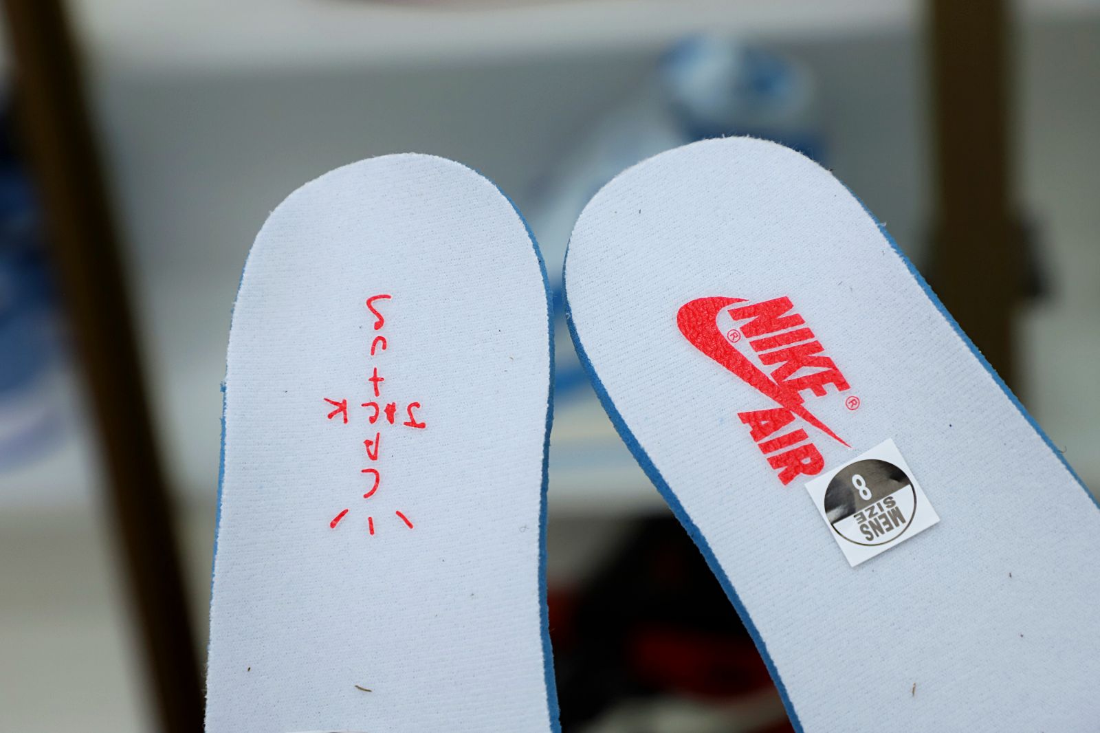 TRAVIS SCOTT X AIR JORDAN 1 RETRO HIGH OG MOCHA