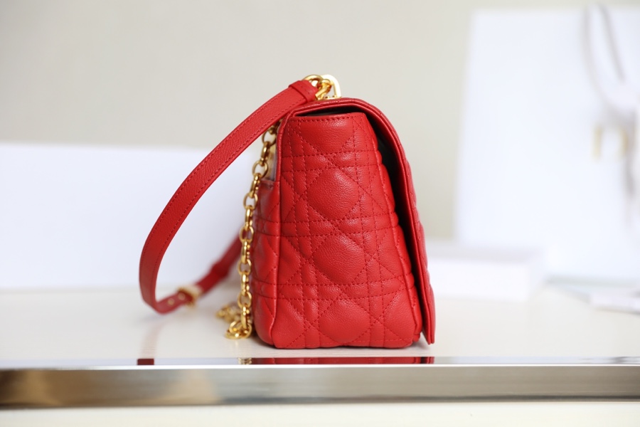 DlOR CARO】Red soft cow leather rattan check DR-091