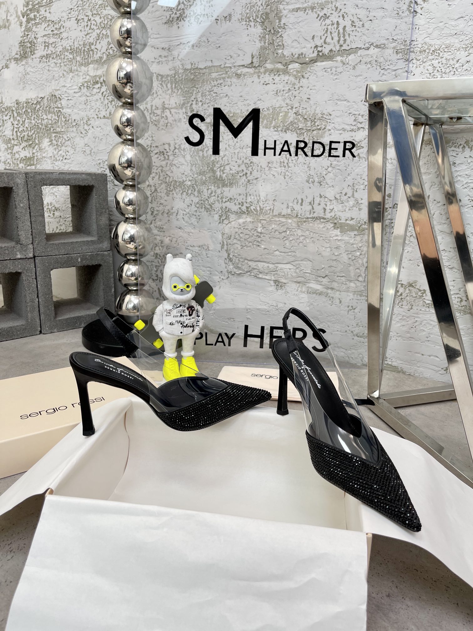 𝐒𝐞𝐫𝐠𝐢𝐨 𝐑𝐨𝐬𝐬𝐬 𝐢𝐢｜𝟐𝟎𝟐𝟑/𝐒𝐒 𝐧𝐞 𝐰 2023 new hot diamond back hollow sandals Evangelical ✘ Saijo Rossi joint model