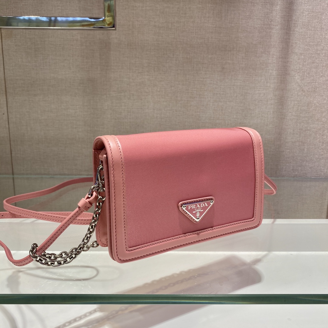 𝐏𝐑𝐀𝐃𝐀 1BP019 Crossbody bag
