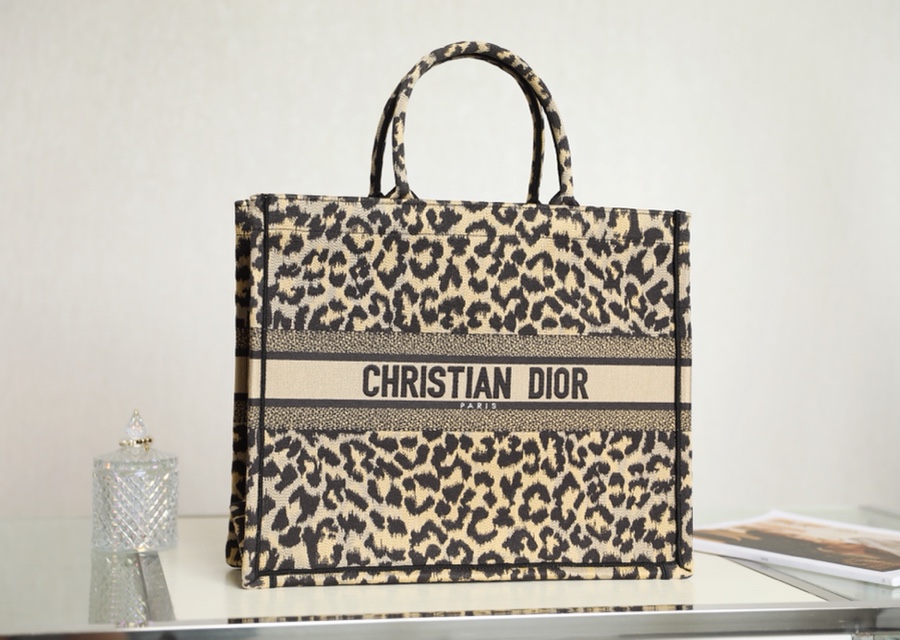 DIOR TOTE Leopard Print Shopping Bag