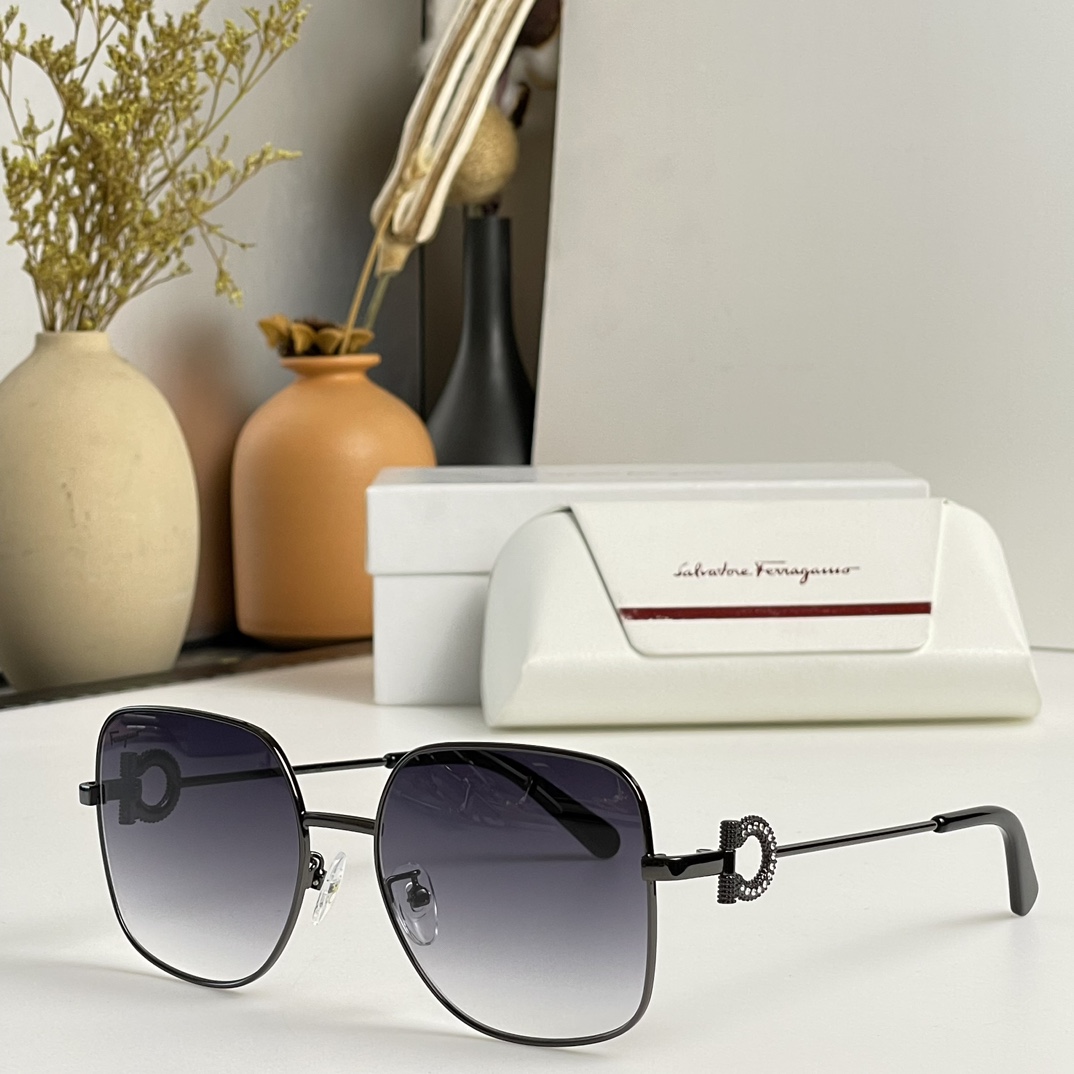 Salvatore ferragamo MODEL: SF243SR