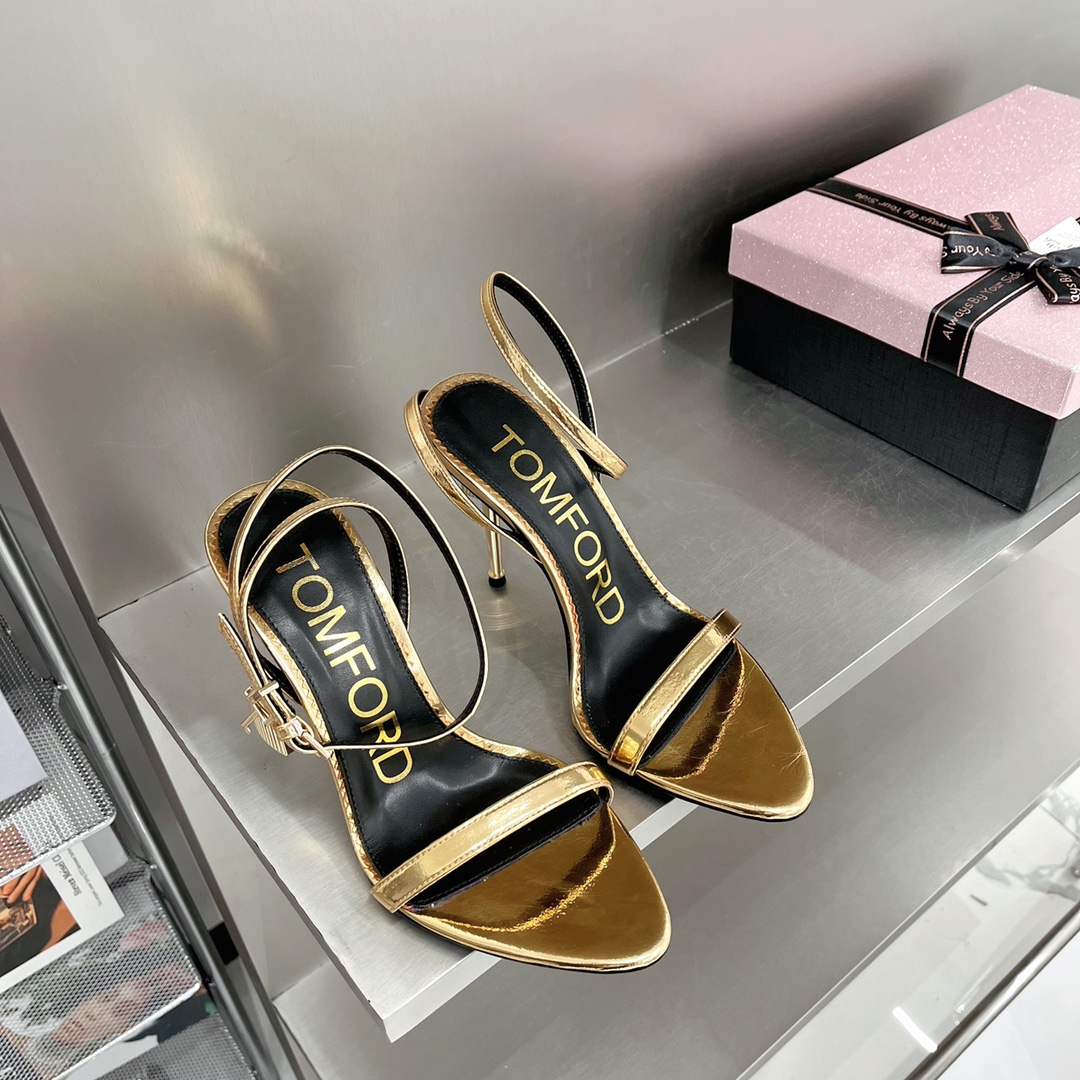 𝒕𝒐𝒎𝒇𝒐𝒓𝒅 𝟐𝟎𝟐𝟐/𝐒𝐒 𝐧𝐞𝐰 TF Tom Ford Gold Heel Padlock Sandals