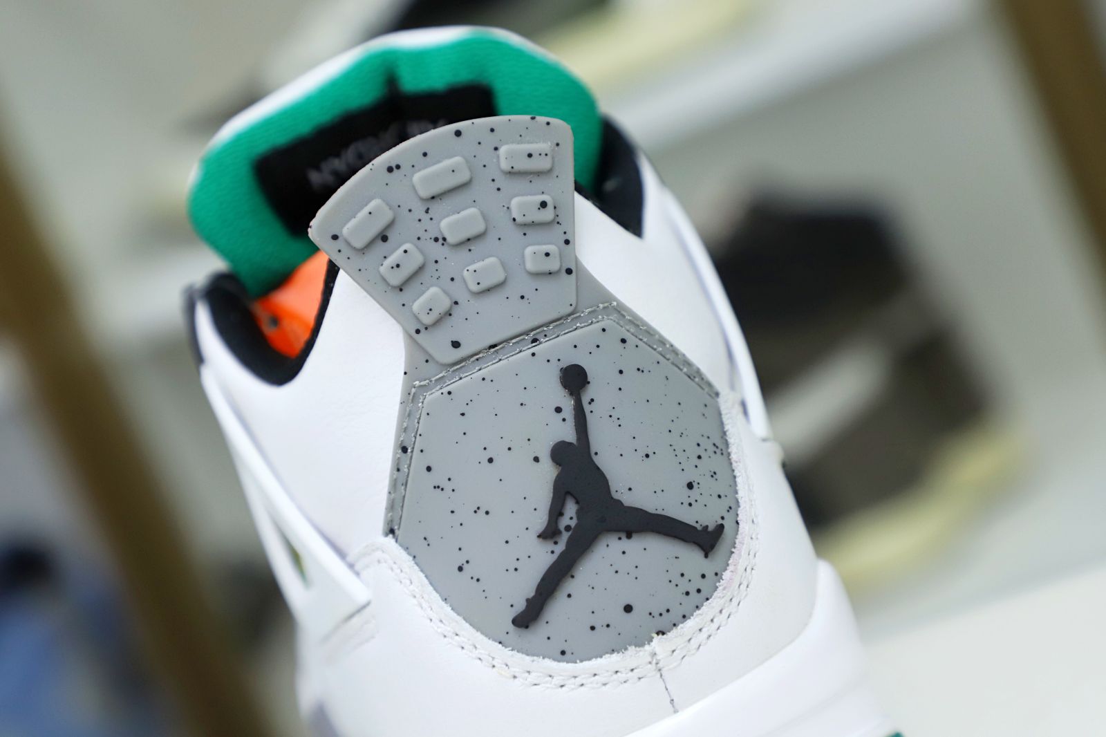 WMNS AIR JORDAN 4 RETRO RAST