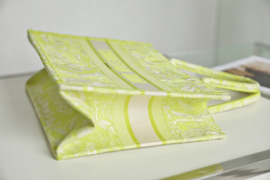 DIOR TOTE Fluorescent green embroidery