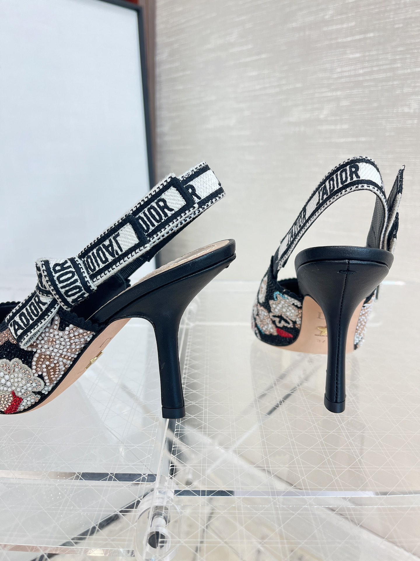 𝐉'𝐀𝐝𝐢𝐨𝐫 ｜𝟐𝟎𝟐𝟑𝐒𝐒/𝐧𝐞𝐰 Printed embroidered high heels