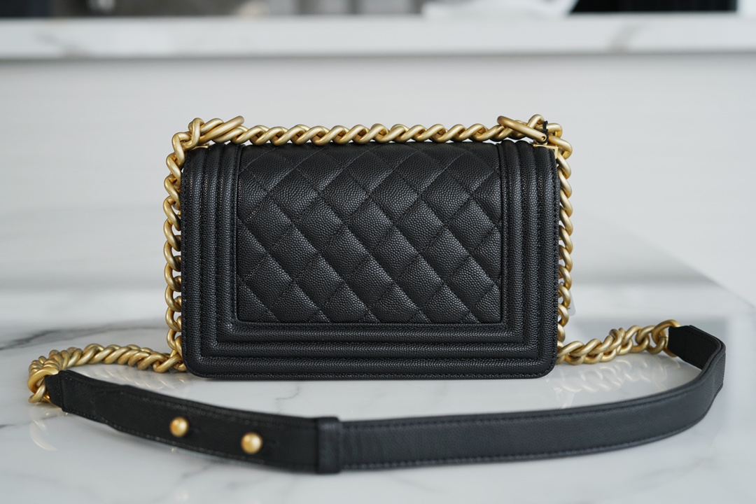 𝗖𝗵𝗮𝗻𝗲𝗹 𝗟𝗲𝗯𝗼𝘆 Imported custom caviar calfskin:Small ball pattern Small Black Gold