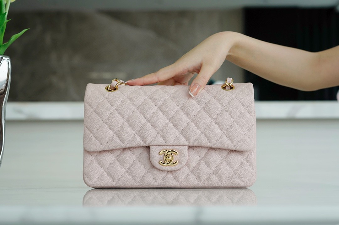 𝐂𝐇𝐀𝐍𝐄𝐋 Classic Flap France 🇫🇷 𝐇𝐇 𝐚𝐚𝐬 Original Caviar 🐂 Imported Channel Custom Calfskin Classic Flap Bag Cherry Blossom Pink 🌸
