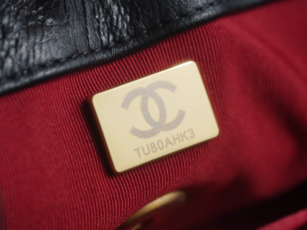 𝗖𝗛𝗔𝗡𝗘𝗟 ❶❾ 𝗕𝗔𝗚 Classic Black ❥ Fanny pack