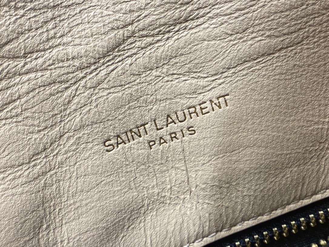SAINT LAURENT #𝙇𝙤𝙪𝙇𝙤𝙪 𝙥𝙪𝙛𝙛𝙚𝙧#57747(large gold buckle)