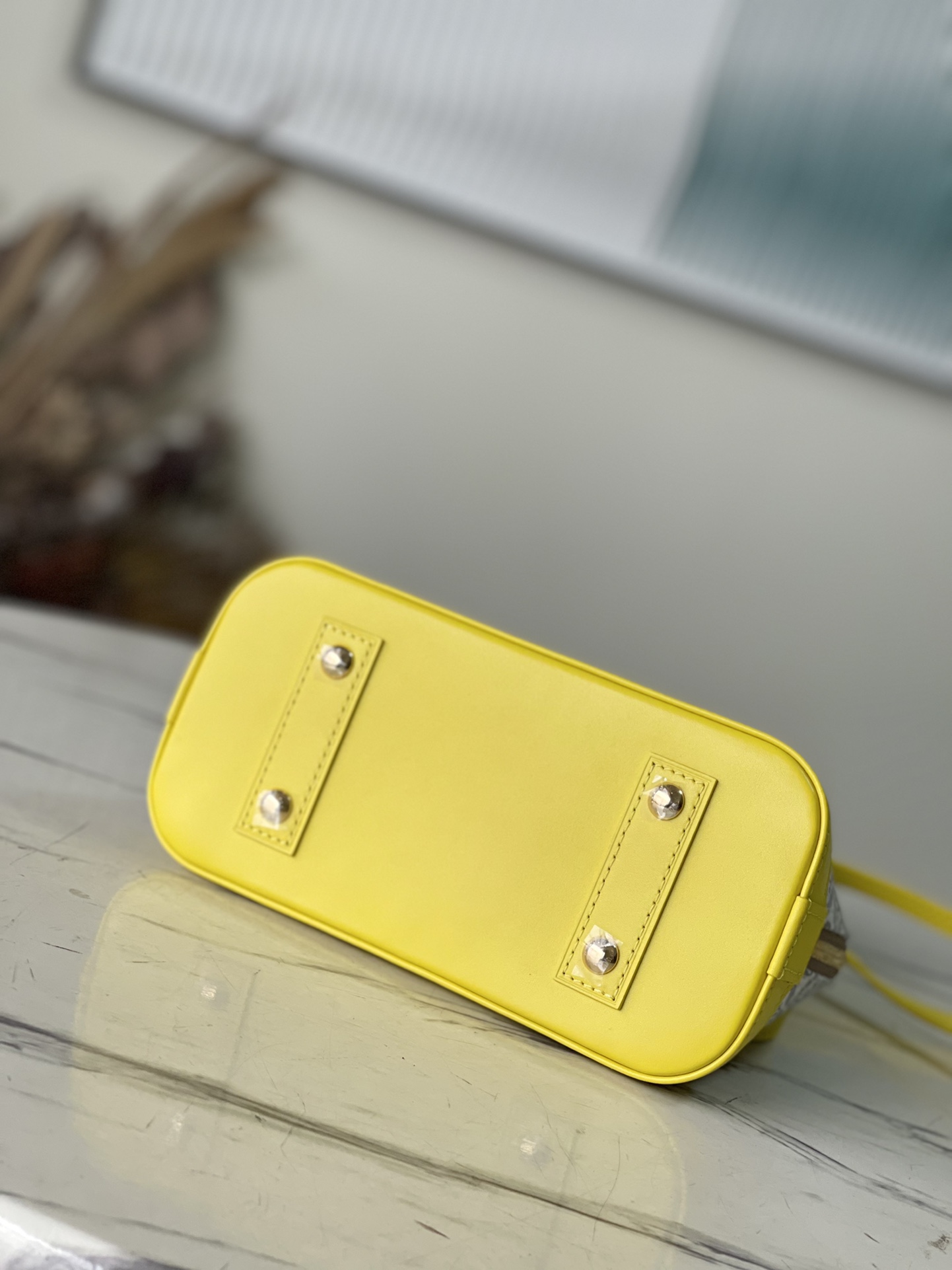 𝐋𝐎𝐔𝐈𝐒 𝐕𝐔𝐈𝐓𝐓𝐎𝐍      M91606