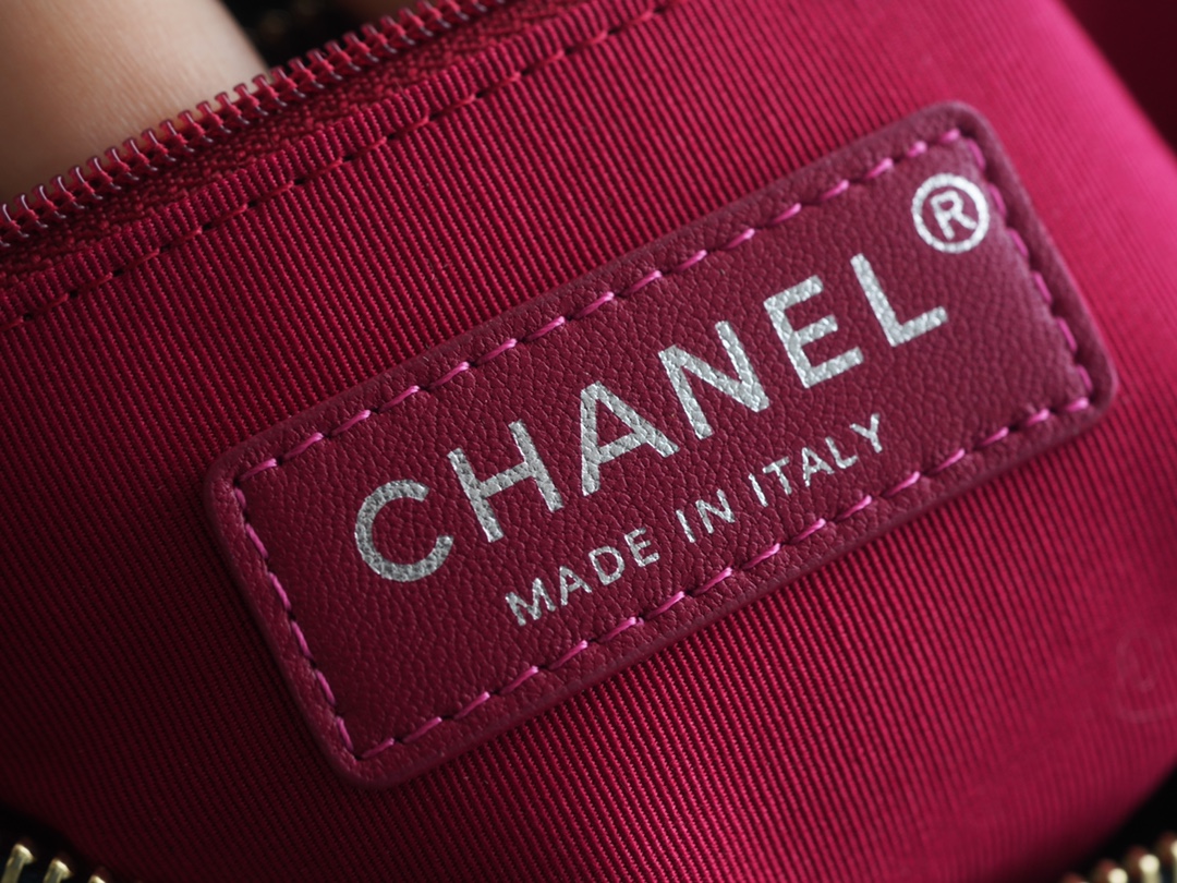 𝗖𝗵𝗮𝗻𝗲𝗹 𝗚𝗮𝗯𝗿𝗶𝗲𝗹𝗲❥ classic stray bag Italy 🇮🇹 