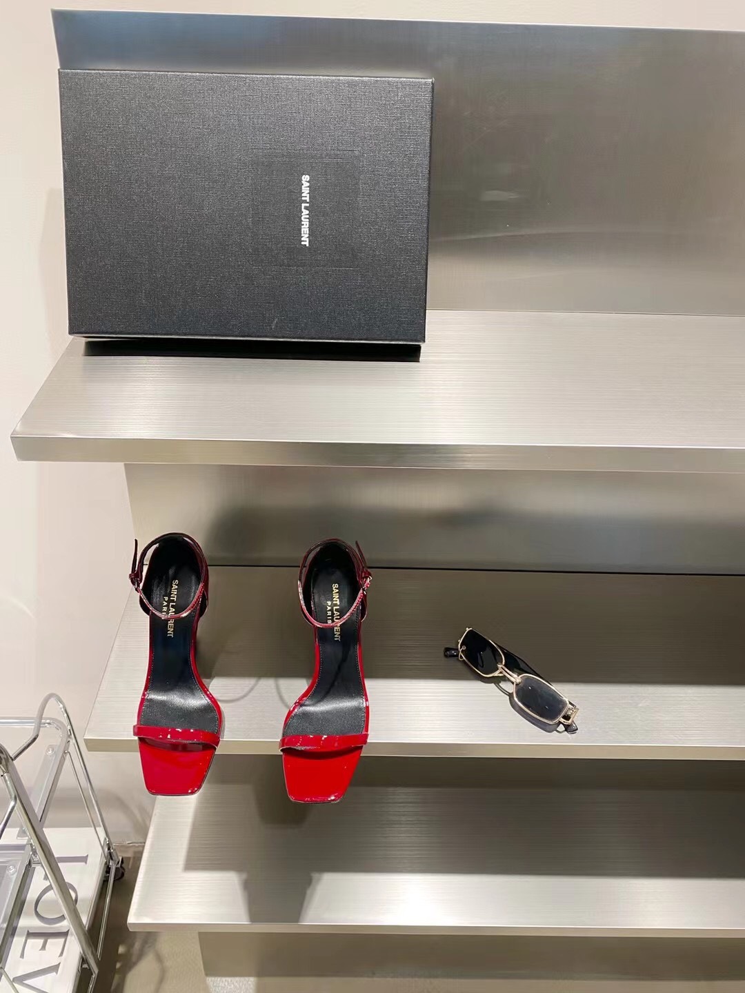 𝙎𝙖𝙞𝙣𝙩 𝙇𝙖𝙪𝙧𝙚𝙣𝙩 | 𝟐𝟎𝟐𝟏/𝐒𝐒 𝐧𝐞𝐰 YSL｜A beautiful classic Alphabet high-heeled sandals