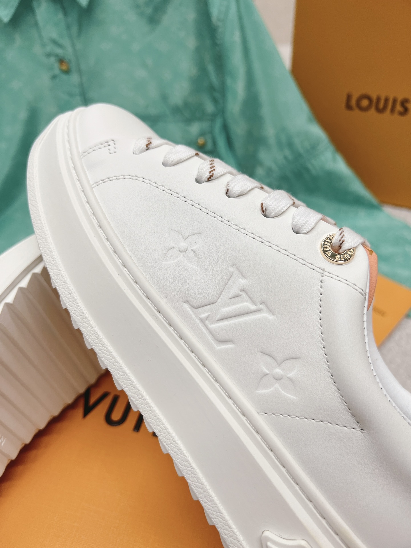 Louis Vuitton x Yayoi Kusama cooperation model classic white shoes 𝐓𝐢𝐦𝐞 𝐨𝐮𝐭 wave point sneakers