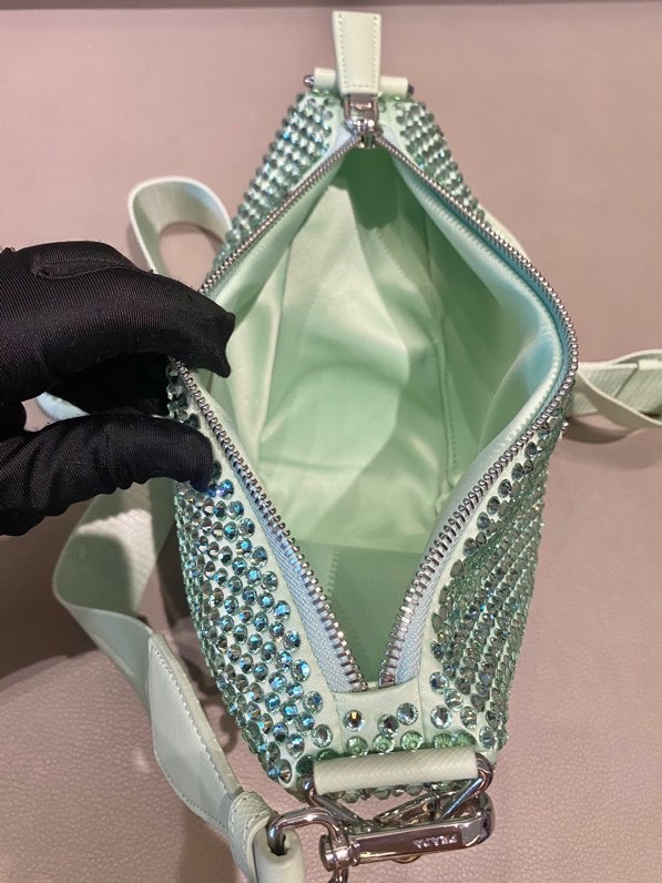 𝐏𝐑𝐀𝐃𝐀 Triangle bag with glitter diamonds 1BH190