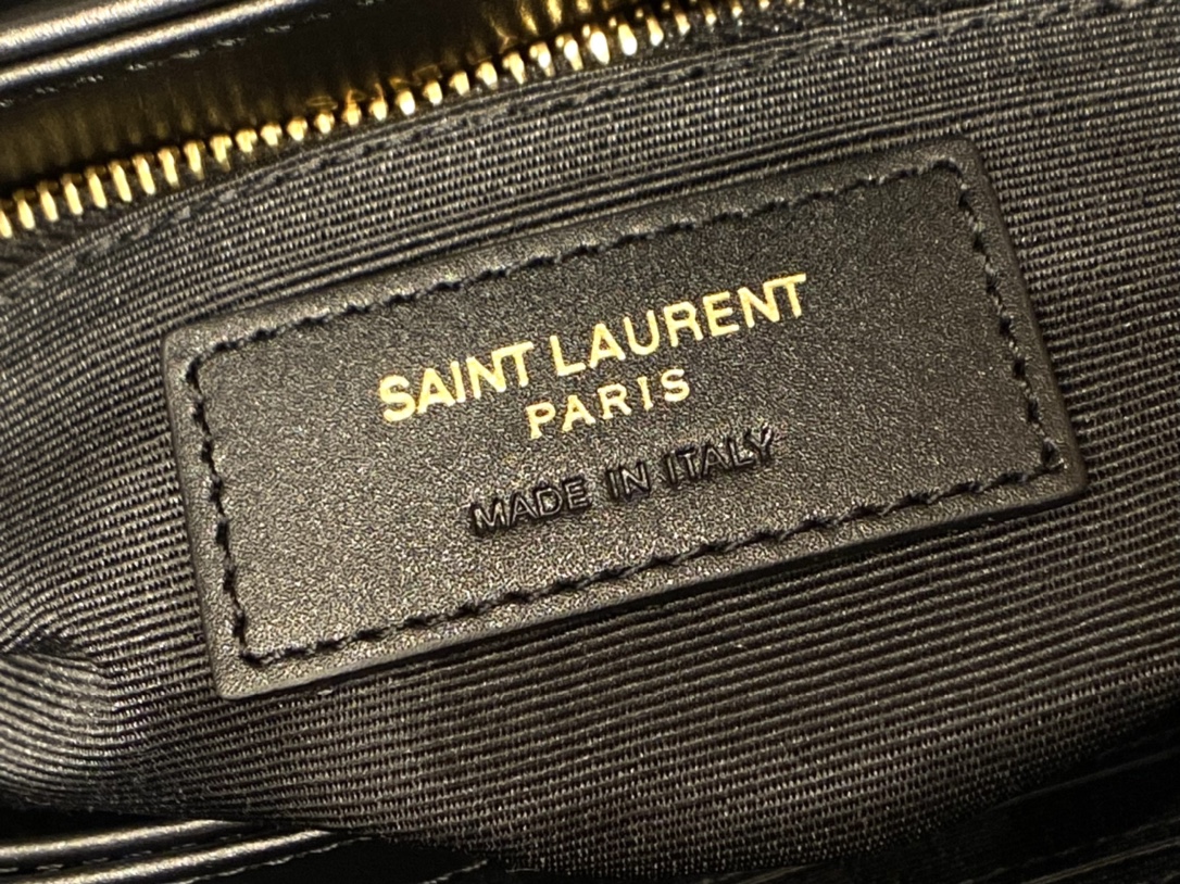 SAINT LAURENT 𝑳𝒐𝒖𝑳𝒐𝒖 #467072.Original leather.JD