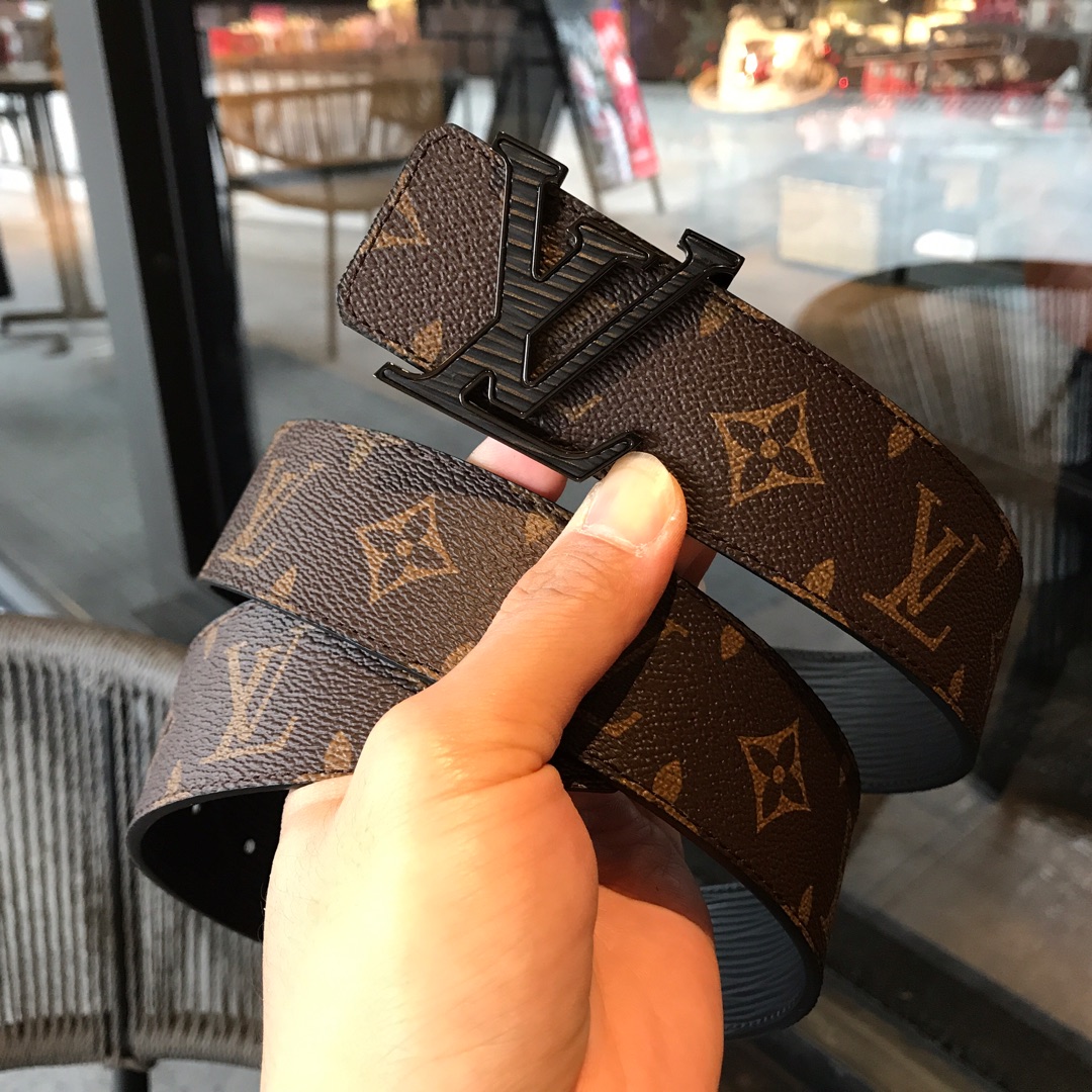 LOUIS VUITTO 40MM REVERSIBLE BELT