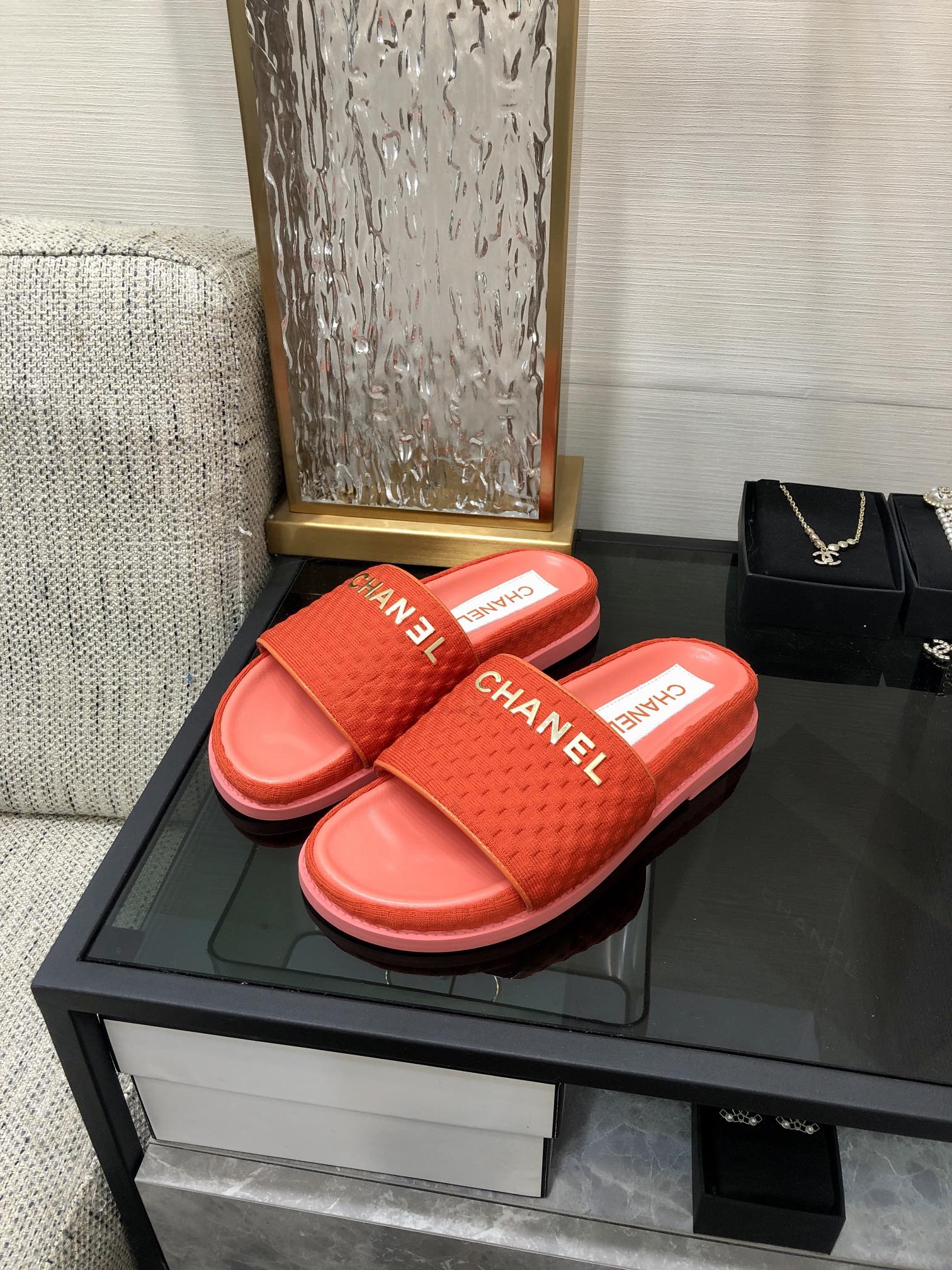 CHANEL 2022 early spring latest honey slippers fashion versatile series imported sheepskin cushioned feet