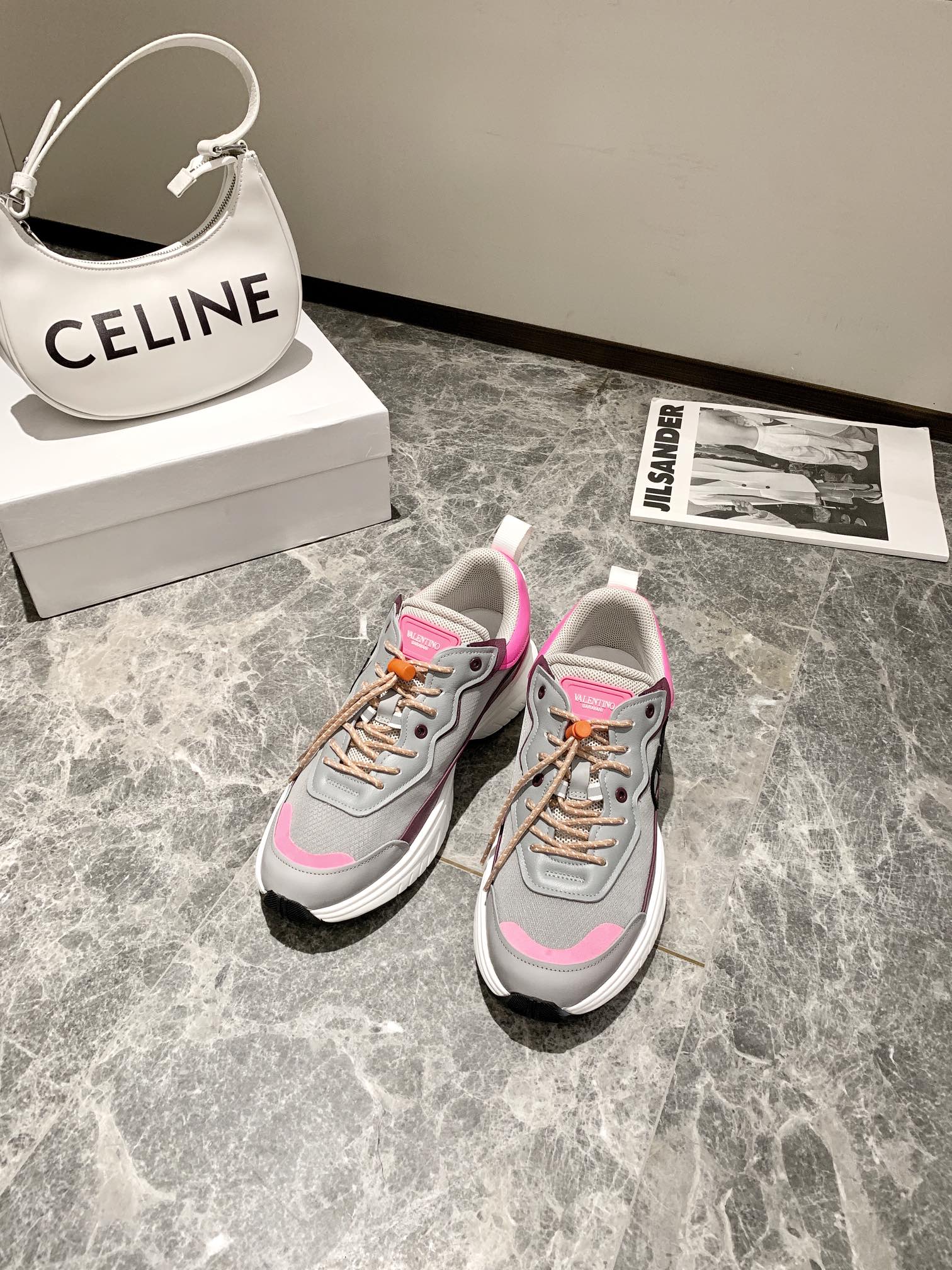【Valentino】𝟐𝟎𝟐𝟏/𝐒𝐒 𝐧𝐞𝐰 Valentino 2022 ss spring-summer collection of new old man shoes