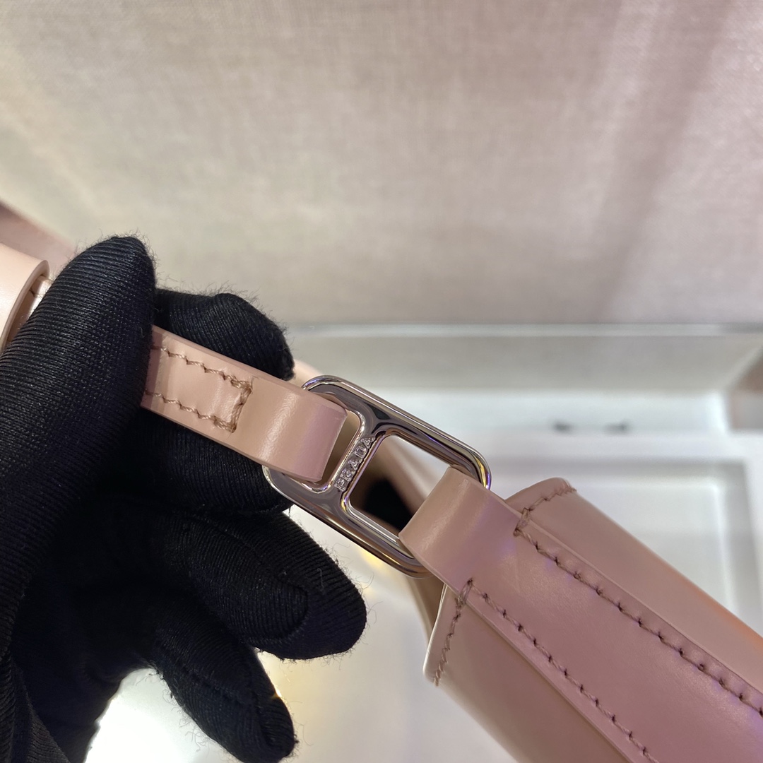 𝐏𝐑𝐀𝐃𝐀 New Underarm Bag 1BC499