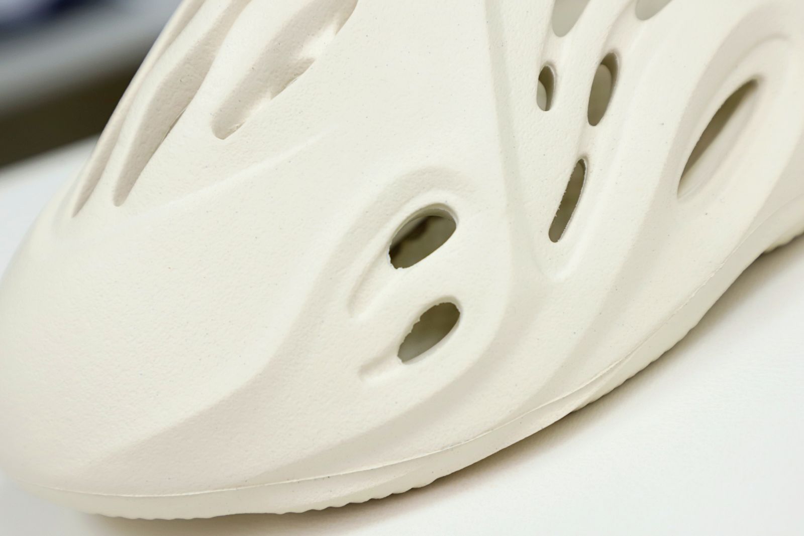 YEEZY FOAM RUNNER ARARAT