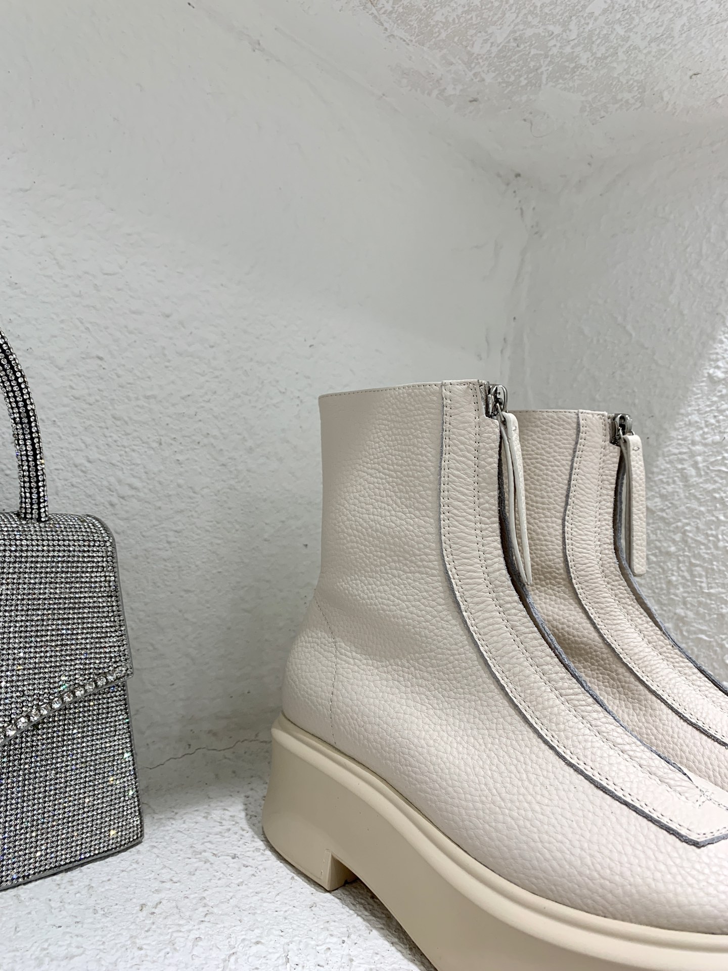 THE ROW · 𝟐𝟎𝟐𝟎 New autumn and winter products, top version ✔️ It's not too late, the original outsole