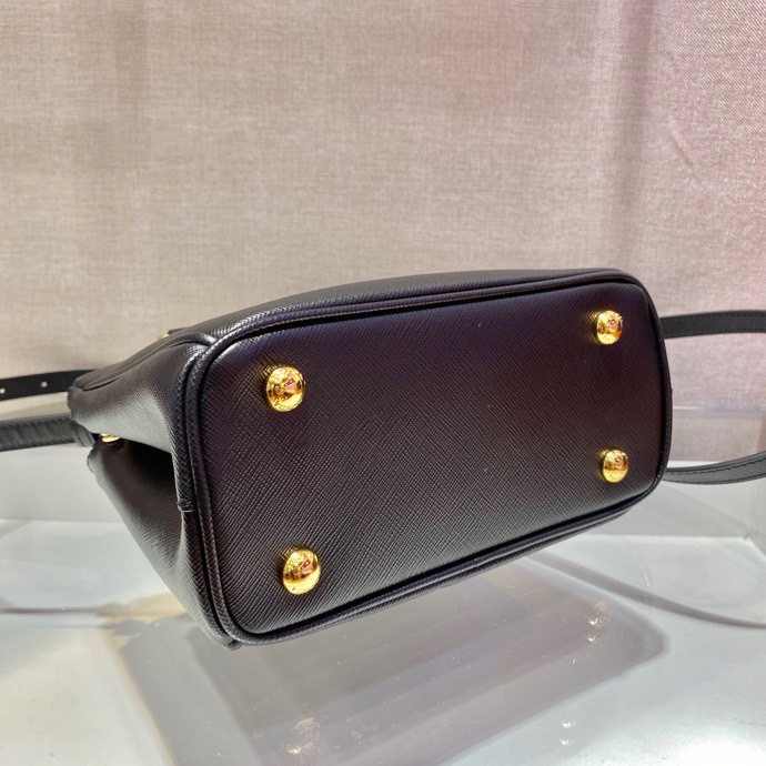 𝐏𝐑𝐀𝐃𝐀 Galleria Handbags 1BA906