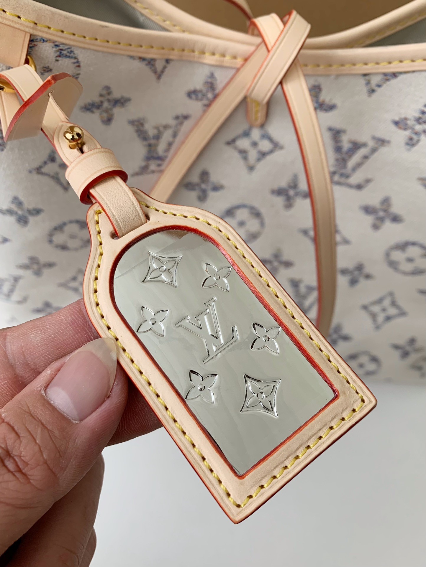 Louis Vuitton Carryall small handbag M24707 Size：29*24*12cm