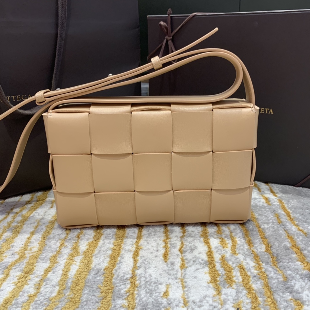 Bottega Veneta  𝘾𝘼𝙎𝙎𝙀𝙏𝙏𝙀 #578004
