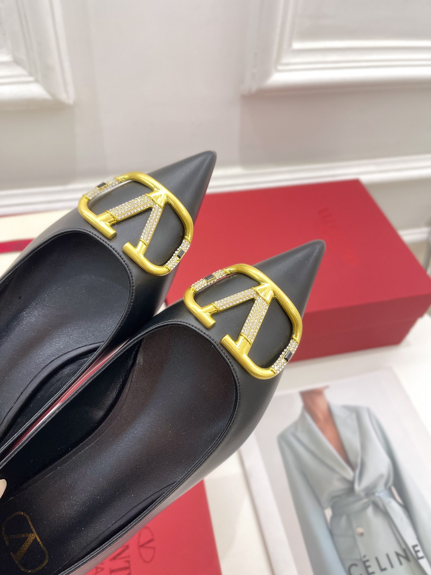 【Valentino】𝟐𝟎𝟐𝟏/𝐒𝐒 𝐧𝐞𝐰 Valentino 2022 spring and summer new large V diamond buckle high heels on the new