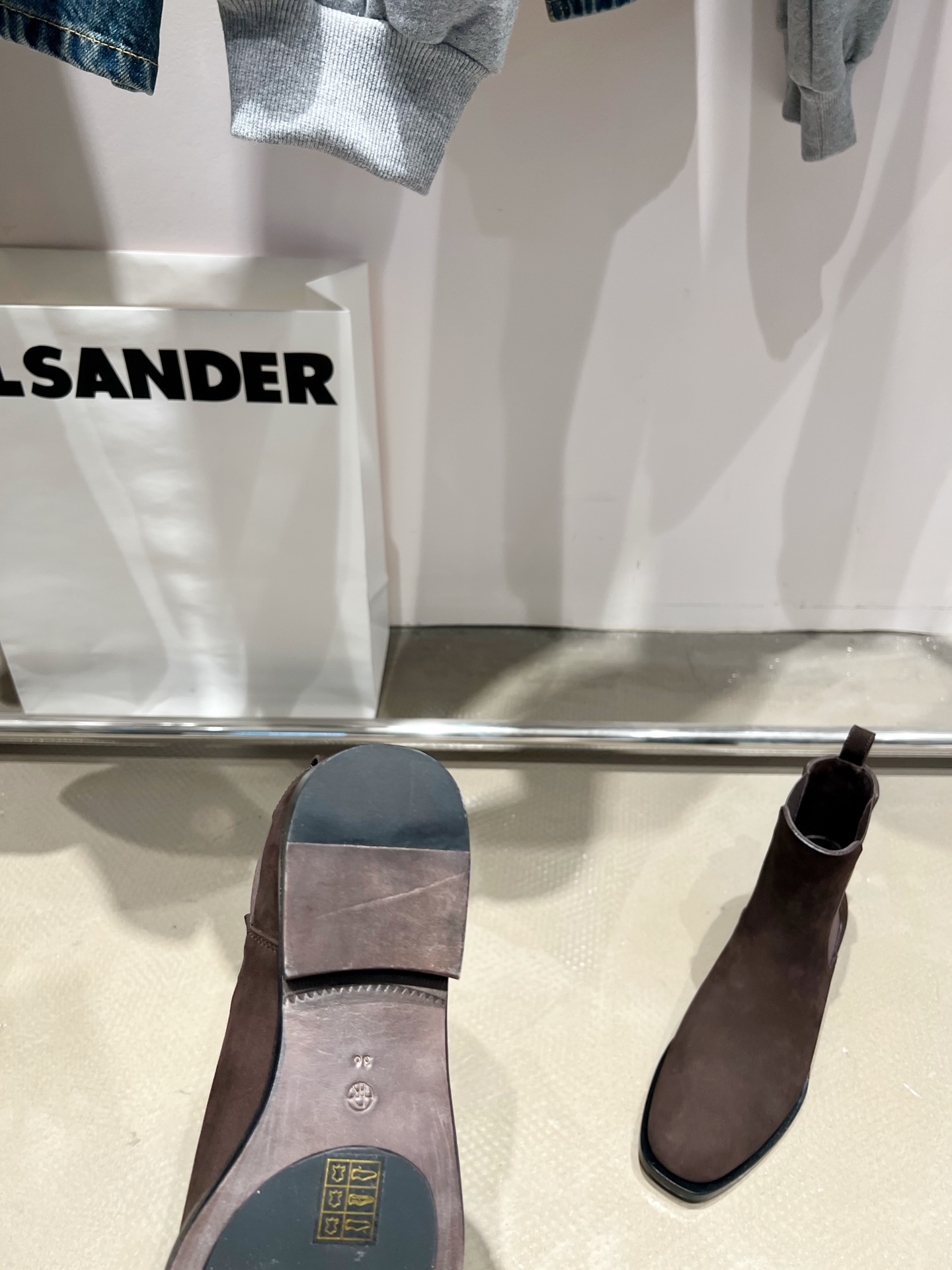 𝐓𝐇𝐄 𝐑𝐎𝐖｜𝟐𝟎𝟐𝟐/𝐒𝐒 𝐧𝐞𝐰 Top version Chelsea boots Simple and fashionable Original open model outsole