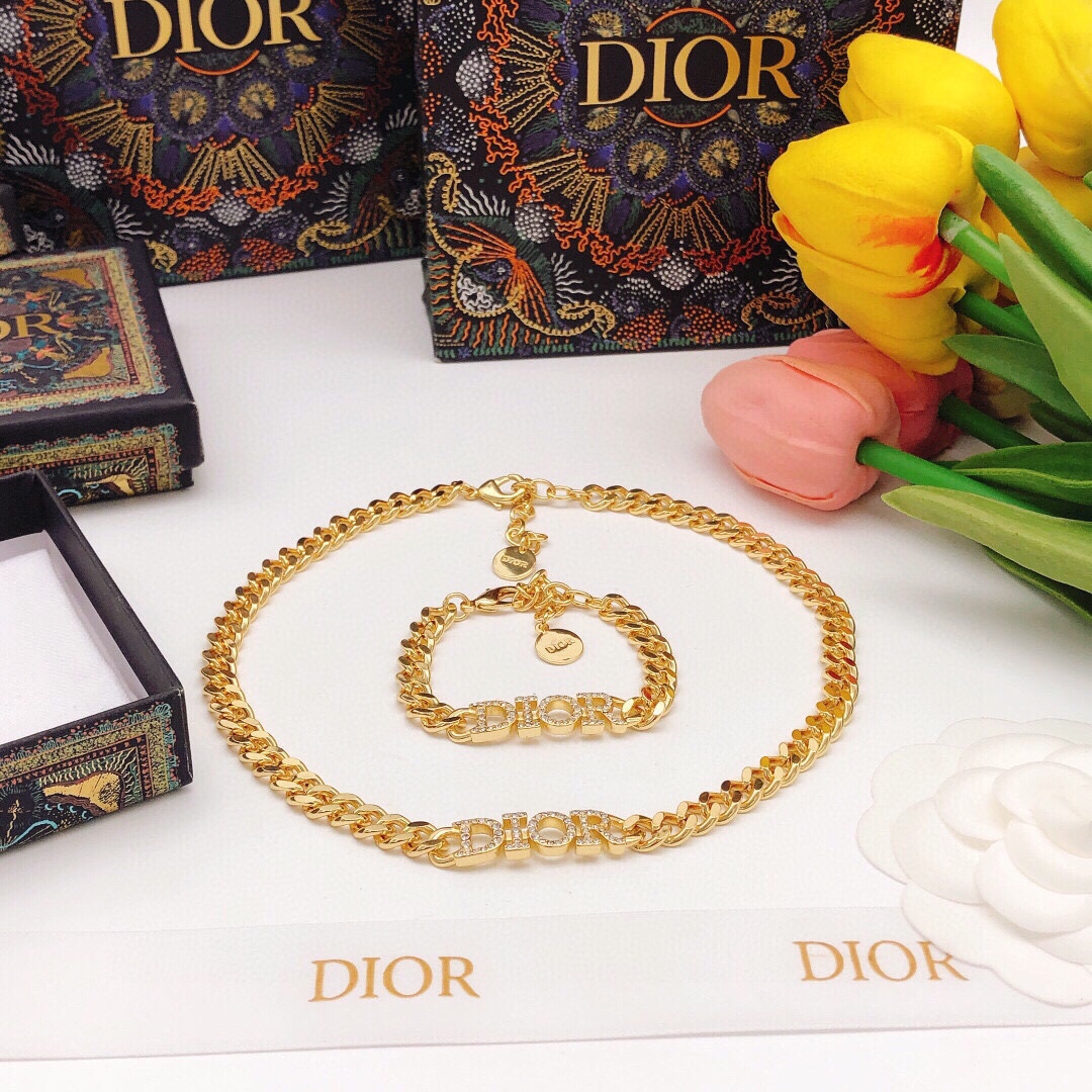 Dior necklace