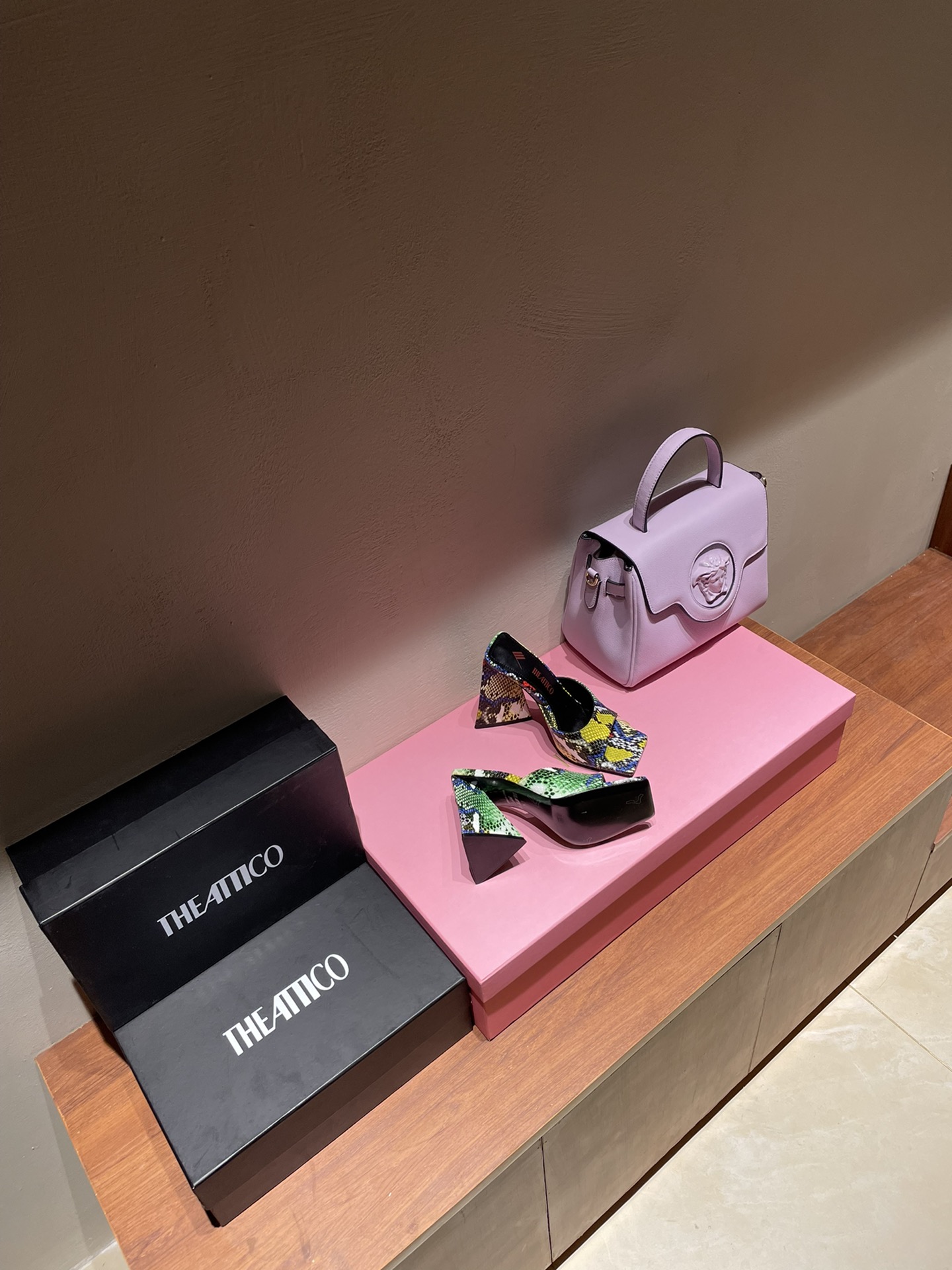 TheAttico | 𝟐𝟎𝟐𝟐𝟐/𝐒𝐒 𝐧𝐞𝐰 Spring/Summer 2021 collection The Attico personality triangle heel high heel sandals