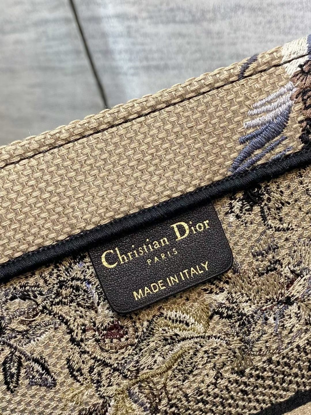 DIOR TOTE Magpie flower embroidery