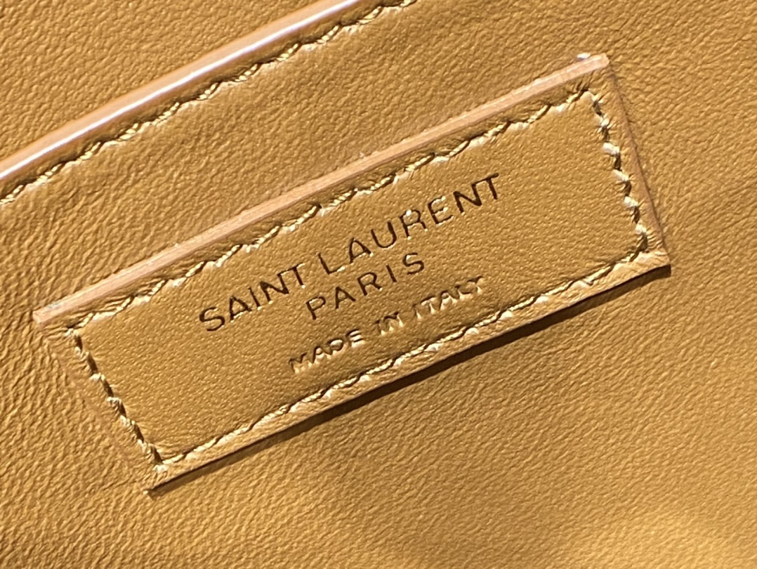 SAINT LAURENT 𝑴𝒂𝒏𝒉𝒂𝒕𝒕𝒂𝒏 〈Original leather version〉#579271