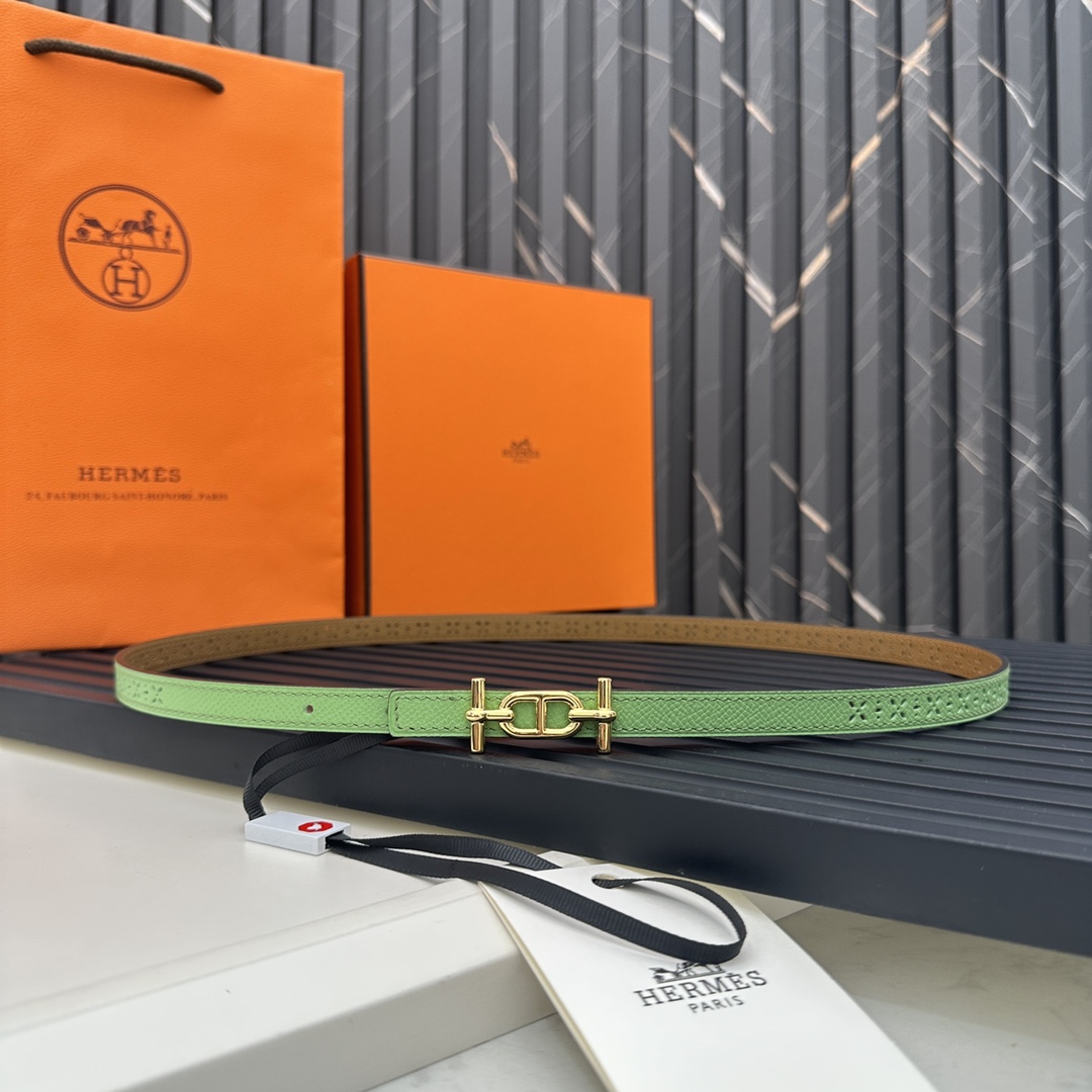 Reversible belt in Hermes Swift and perforated Epsom calfskin