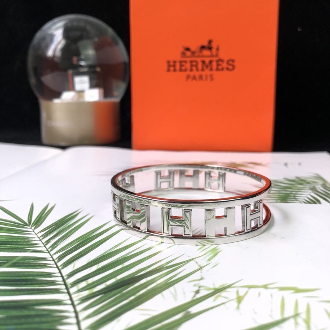 Hermes bracelet