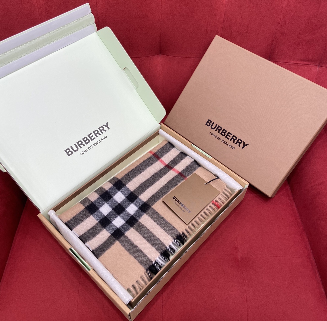 Burberry Classic Check Scarf