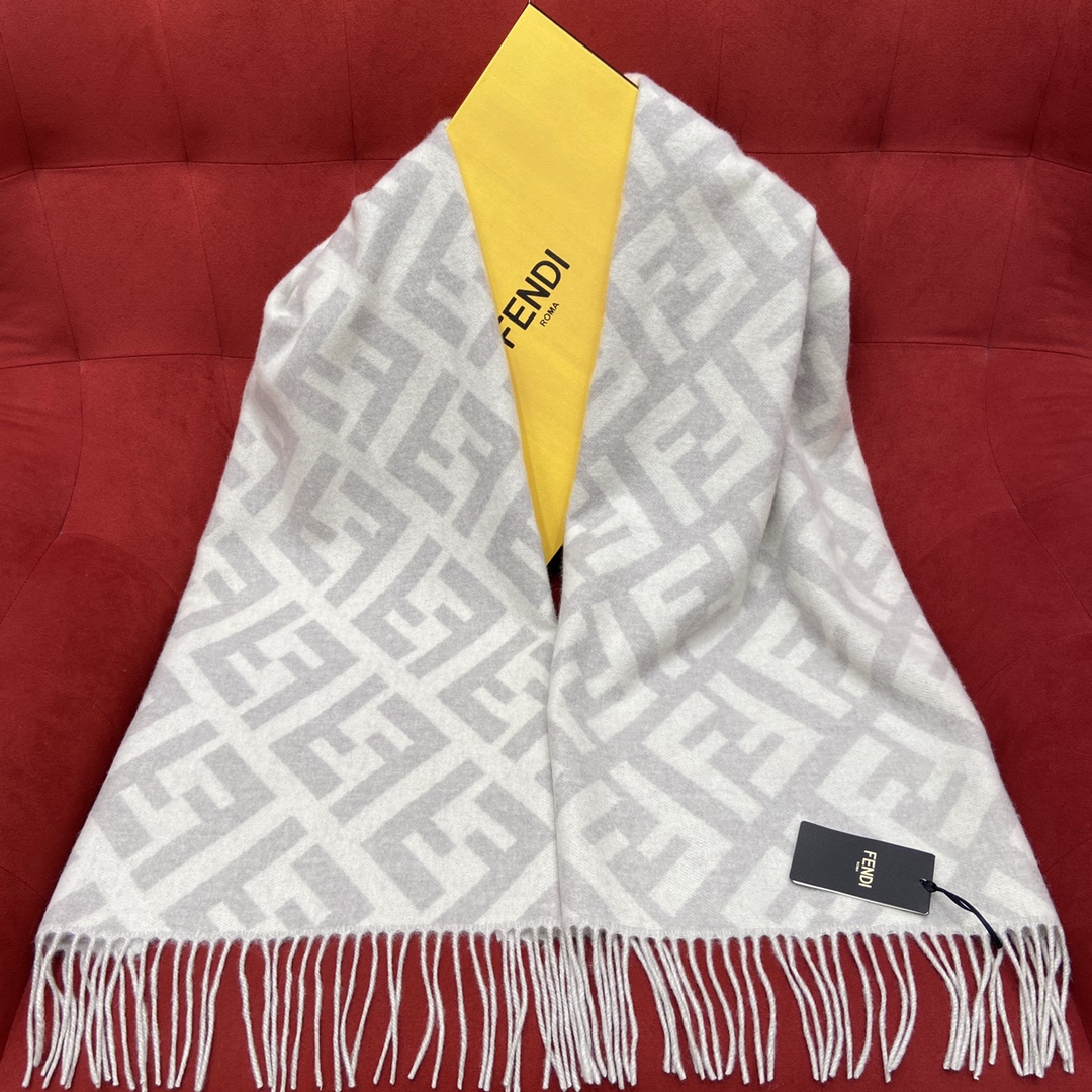 𝐅𝐞𝐧𝐝𝐢 Double-sided Cashmere Scarf with Big Tassel and Big Logo 100% Cashmere