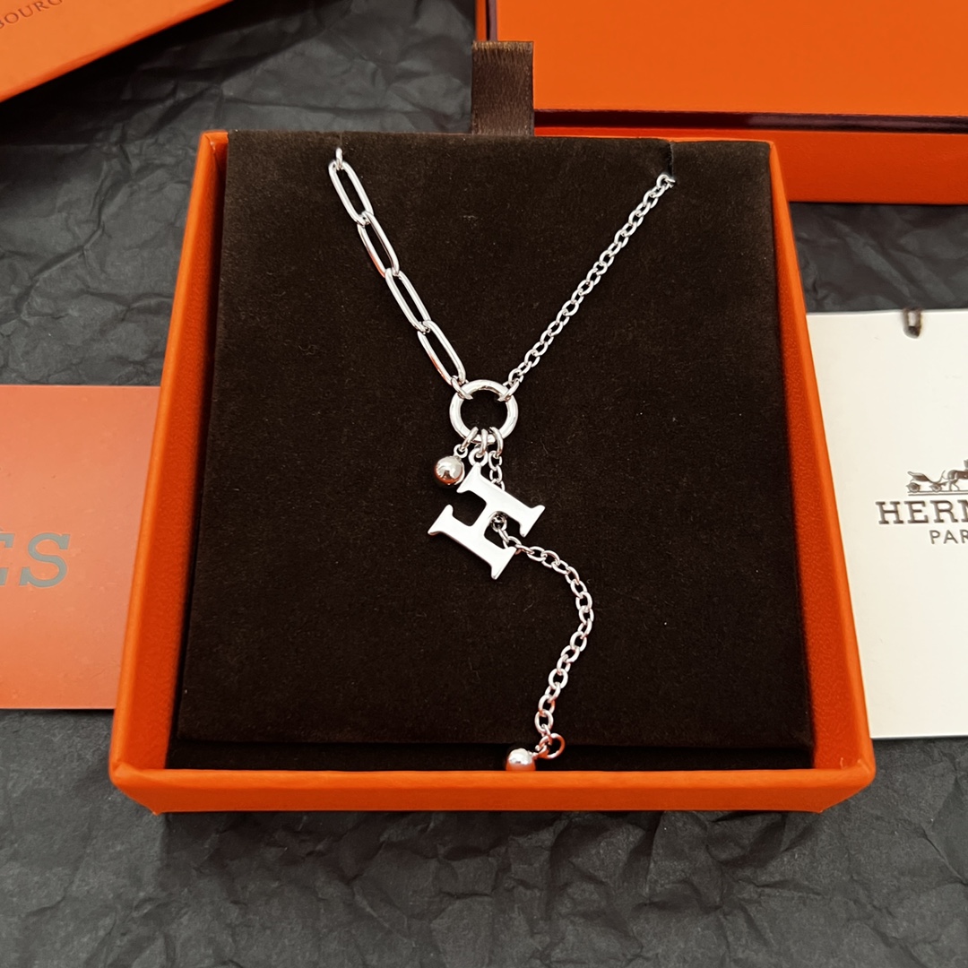 Hermes necklace