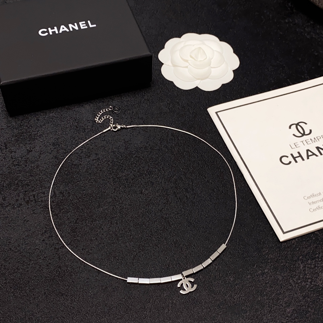 CHANEL🇫🇷Xiaoxiang Double C Silver Pendant Necklace